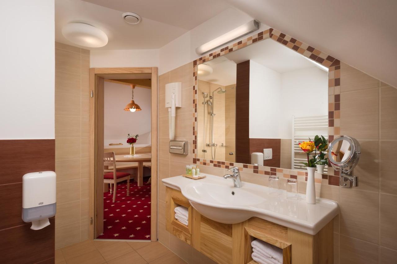 Hotel Planinka 류브노 외부 사진